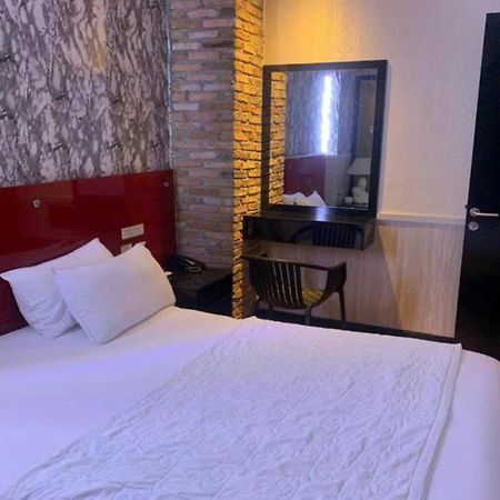 Gia Huyen Hotel Ho Chi Minh City Exterior photo