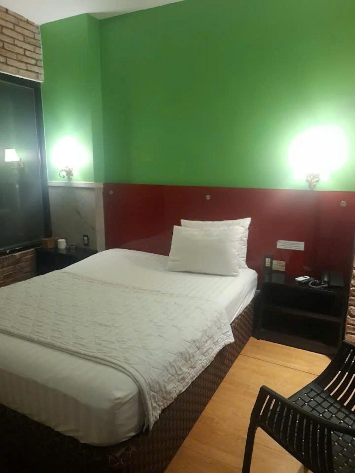 Gia Huyen Hotel Ho Chi Minh City Exterior photo